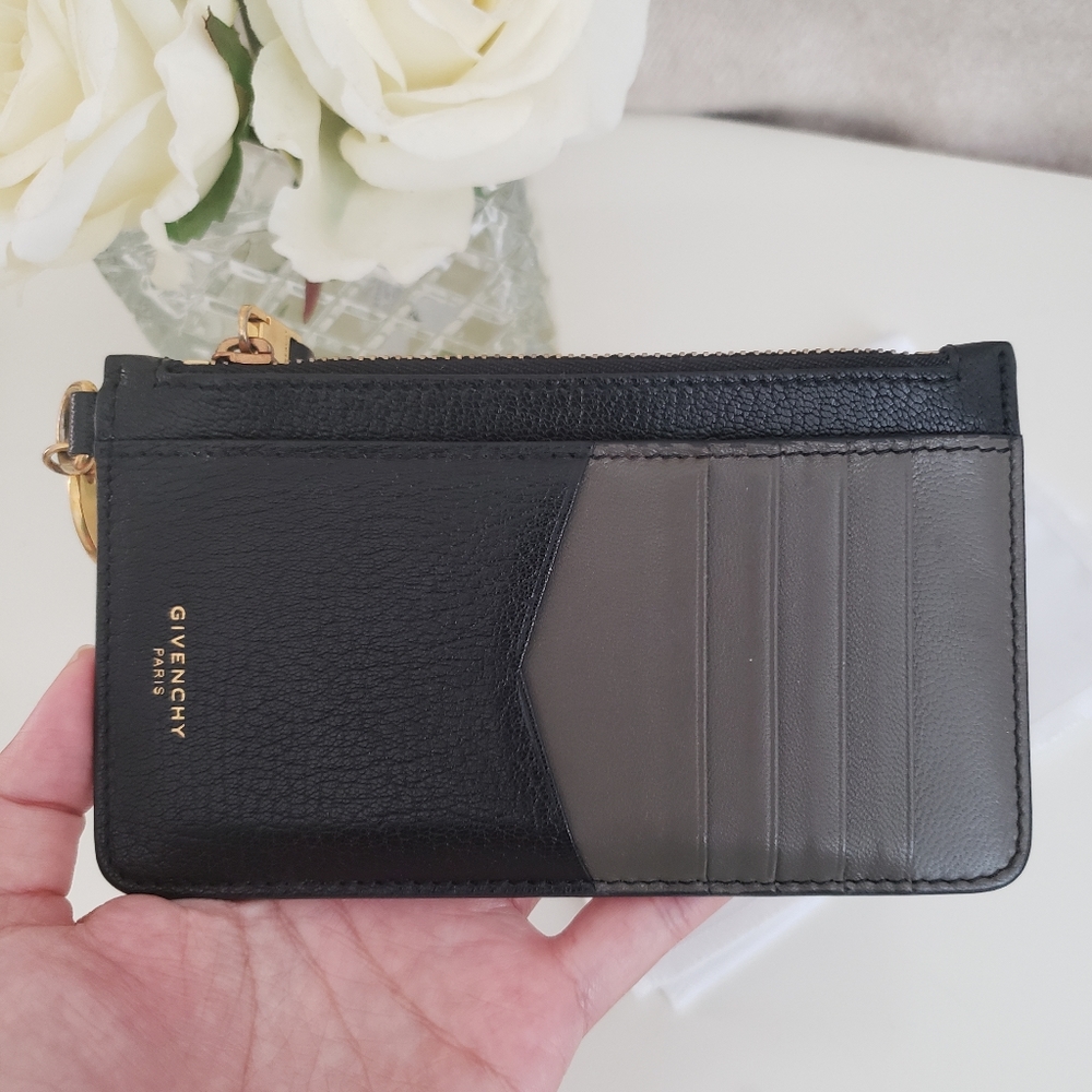 Limited edition: Givenchy GV3 zipped card holder - Picture 3 of 15